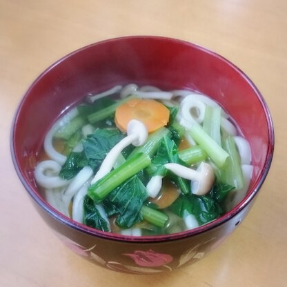 買っておいたうどんスープを今日開封(*^^*)
味付け簡単、野菜もとれて体も温まりとても美味しかったです☆
ごちそうさまでした～☆